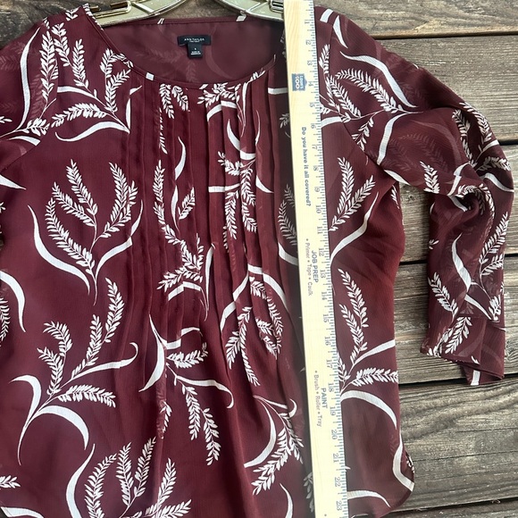 Ann Taylor Maroon and White Leaf Pattern Blouse size S - Picture 10 of 10